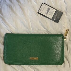 NWT Lauren Ralph Lauren Green Leather Wallet (Lowell Zip Wallet in Fern)